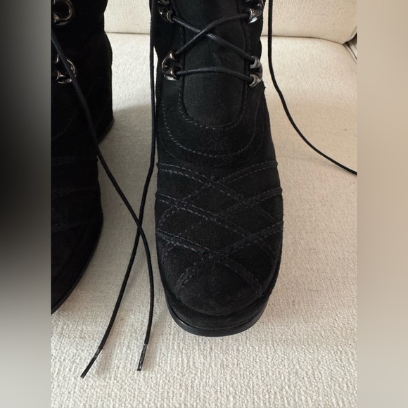 STUART WEITZMAN Womens Black Suede Lace-up Wedge Boots with Faux Fur Trim 9.5 - Picture 12 of 15